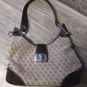 Dooney & Bourke